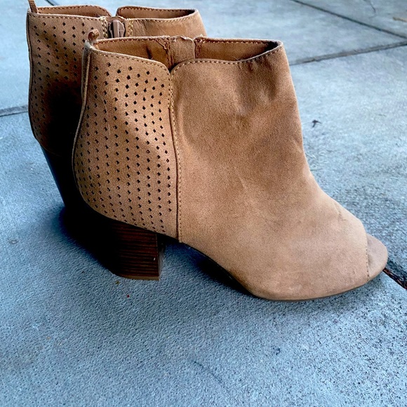 3/$20 Old Navy booties - Picture 2 of 2